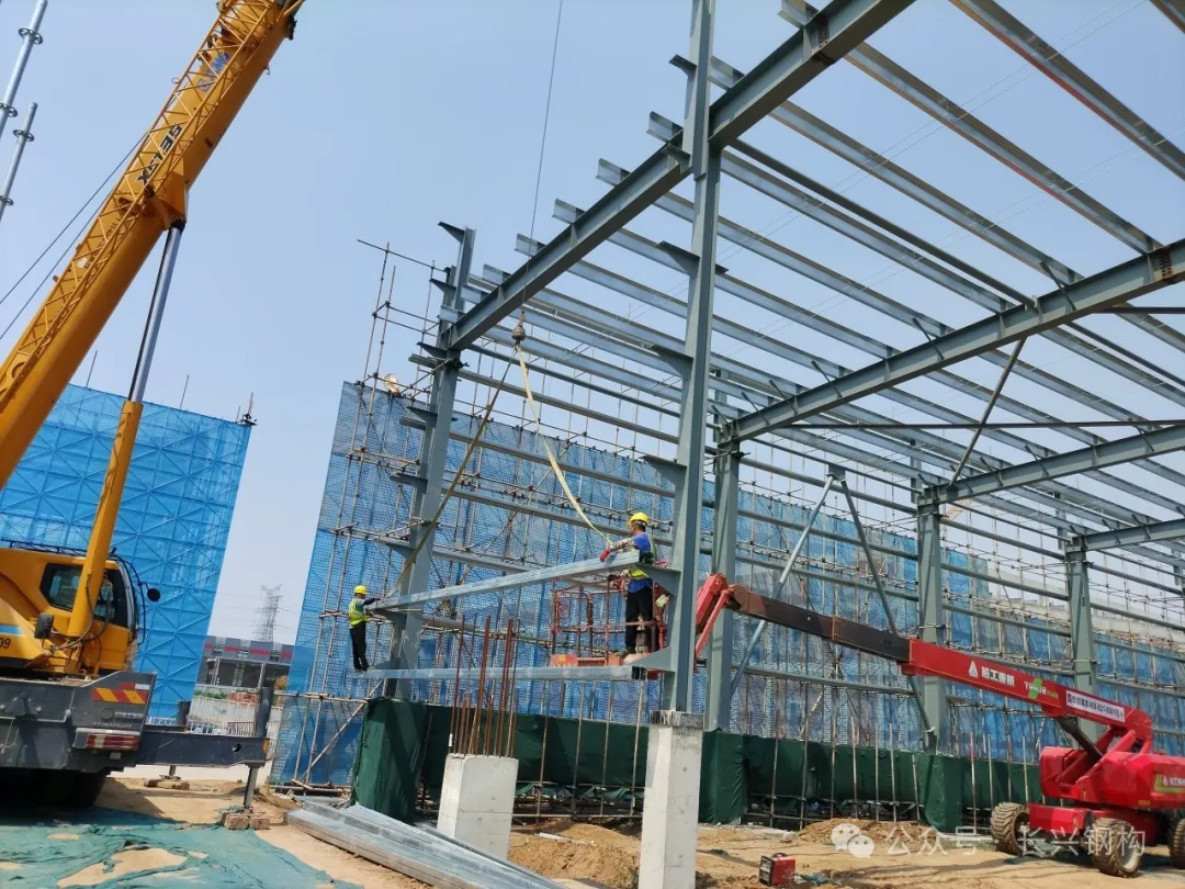 長興鋼構:全面加強施工現(xiàn)場安全檢查,筑牢安全防線 長興鋼構:全面加強施工現(xiàn)場安全檢查,筑牢安全防線